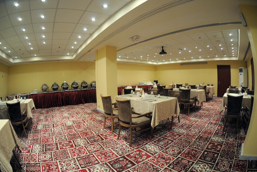 Hala Hotel Al Khobar Esterno foto