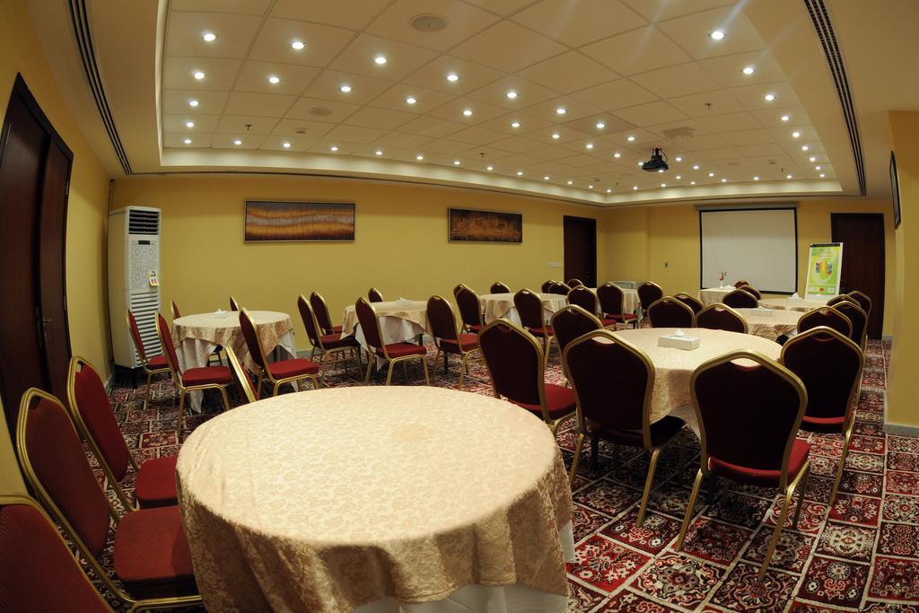 Hala Hotel Al Khobar Esterno foto