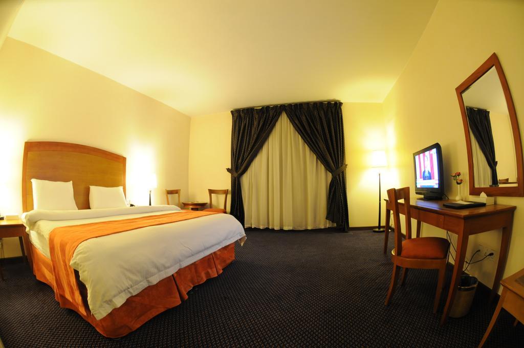 Hala Hotel Al Khobar Esterno foto