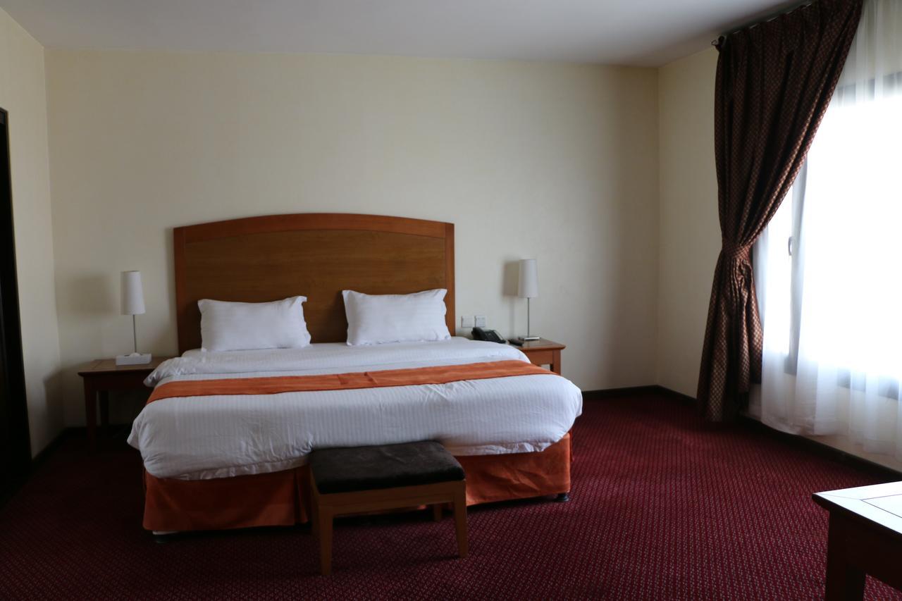 Hala Hotel Al Khobar Esterno foto