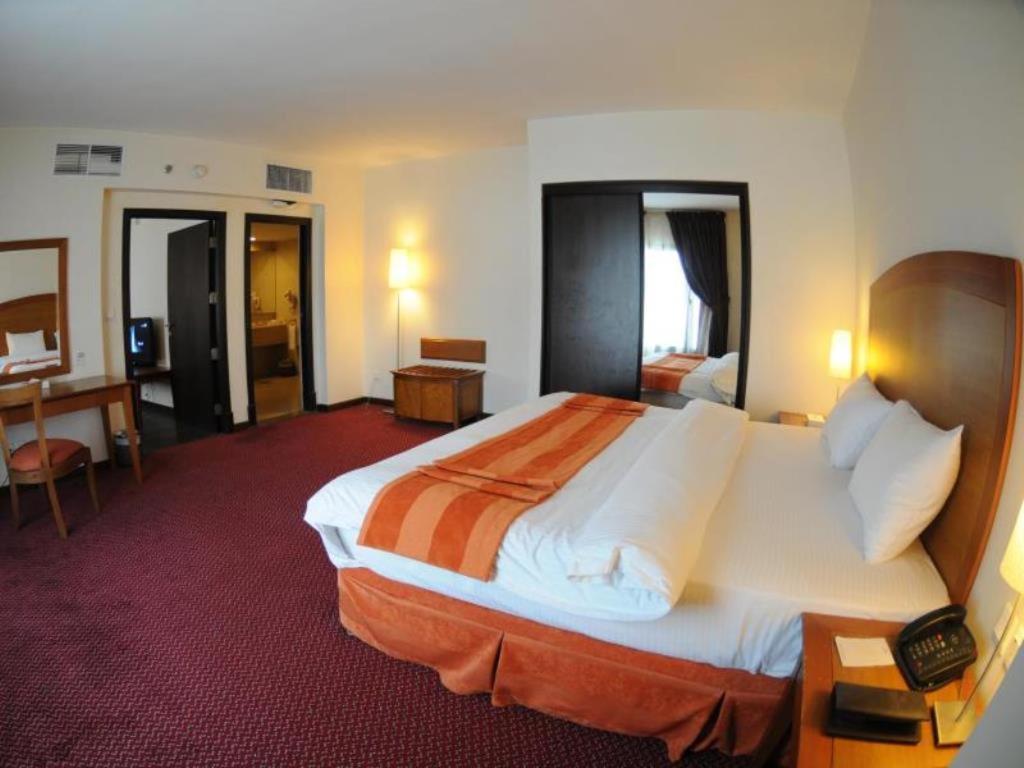 Hala Hotel Al Khobar Esterno foto
