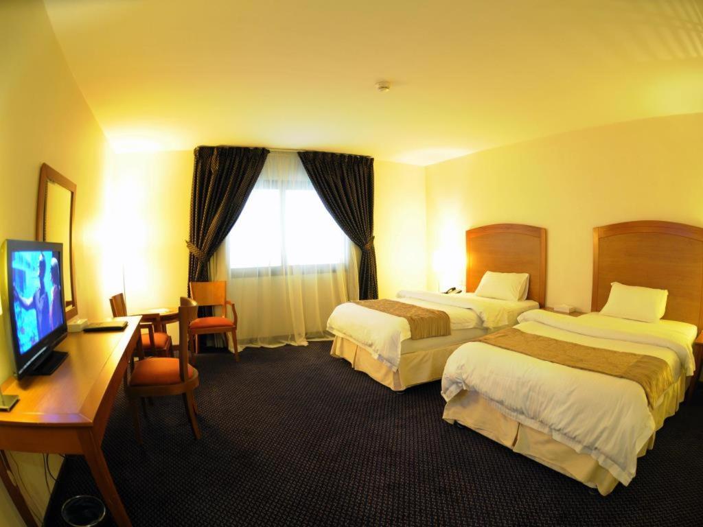 Hala Hotel Al Khobar Esterno foto