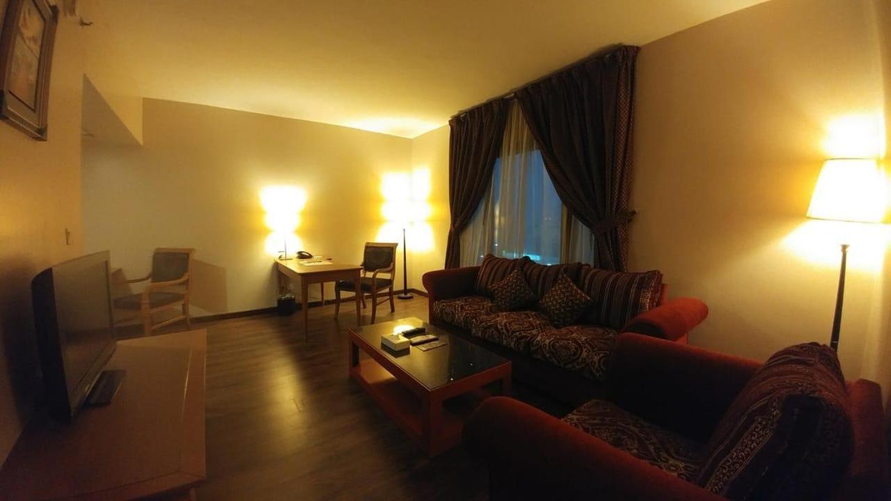 Hala Hotel Al Khobar Esterno foto