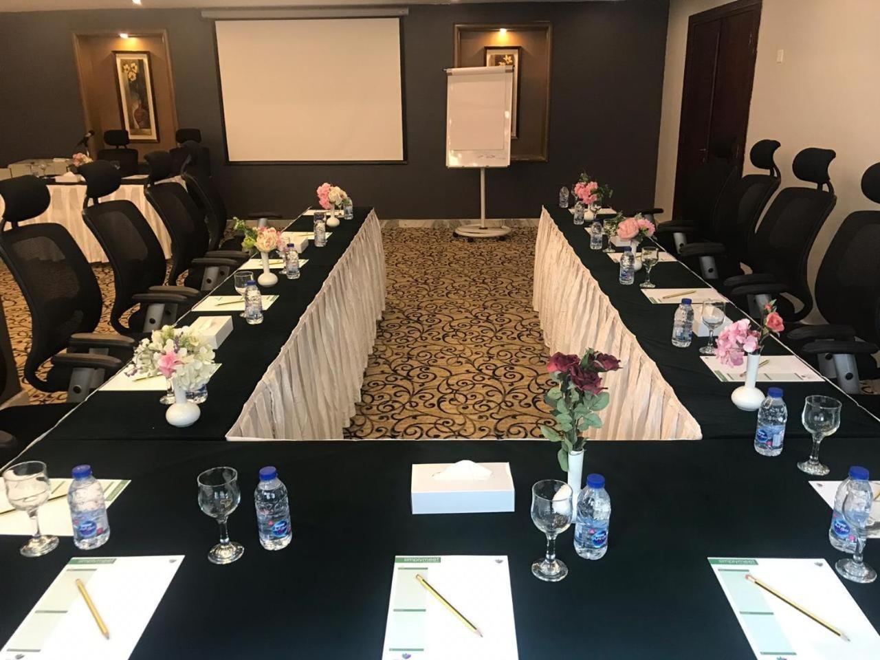 Hala Hotel Al Khobar Esterno foto